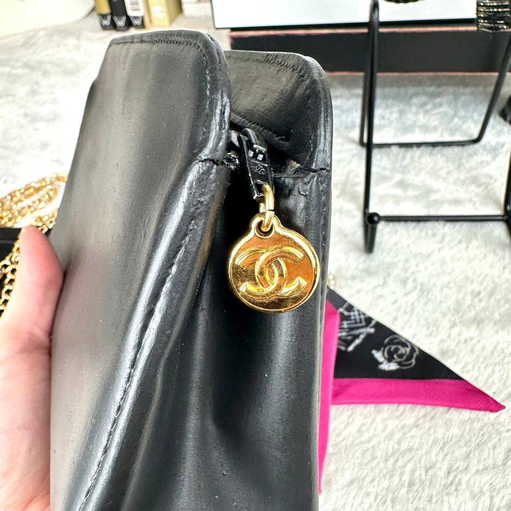 CHANEL black matte leather VINTAGE crossbody cosmetic bag with chain NICE GIFT! - Picture 8 of 16